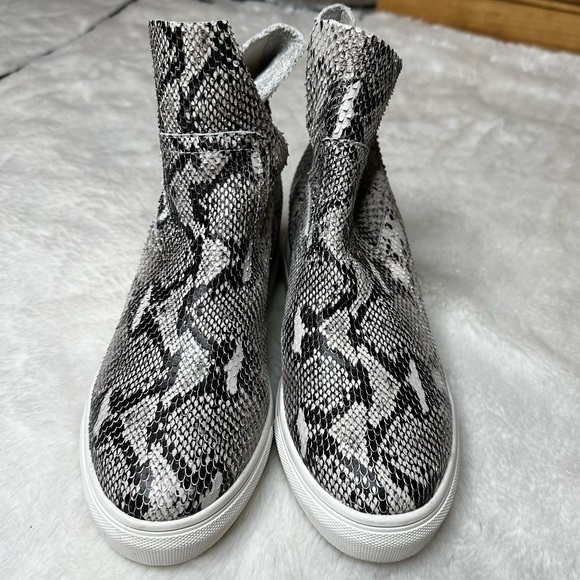 NWOB J Slides Snake Embossed Leather Wedge High Top Slip On Sneakers Women’s 8M - Picture 6 of 12